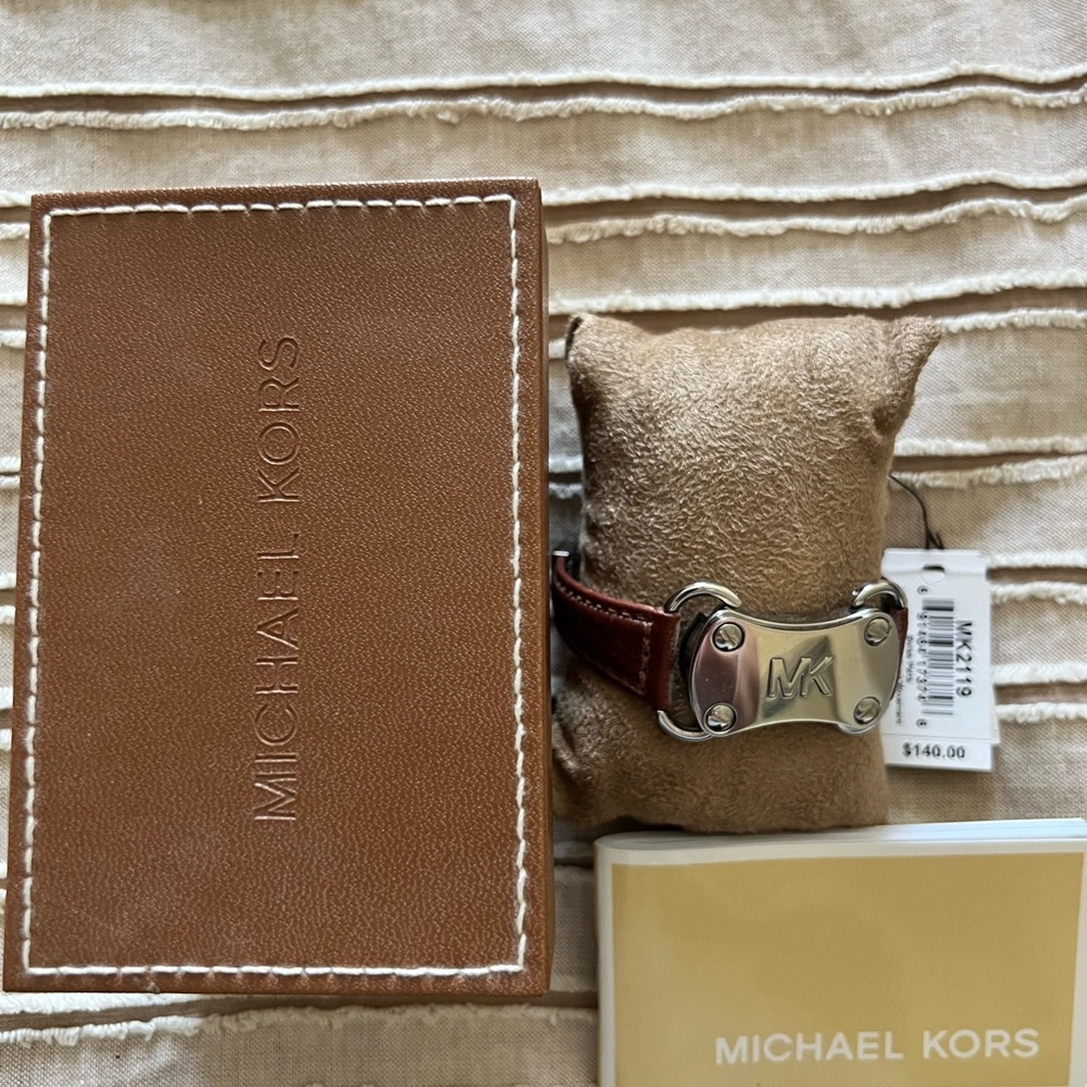 Michael Kors Beige and White Tag